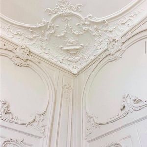 M A K E  AN  O F F E R 🤍💫